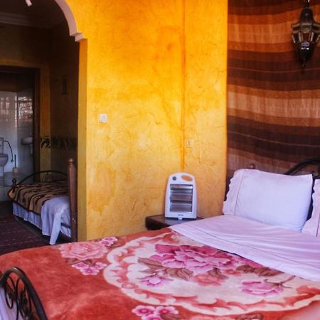 Auberge Et Hotel Les Amis תפראוט מראה חיצוני תמונה