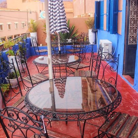 Auberge Et Hotel Les Amis תפראוט מראה חיצוני תמונה