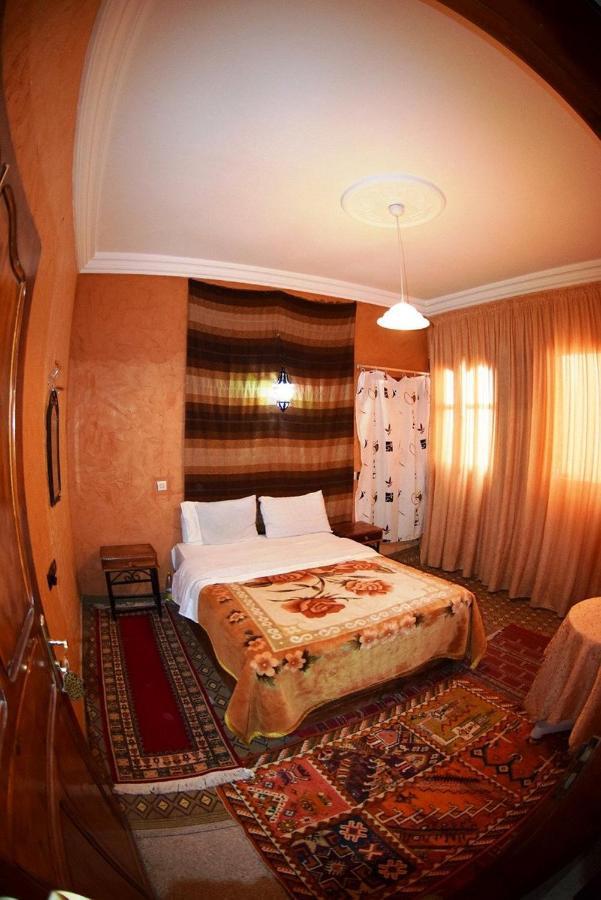 Auberge Et Hotel Les Amis תפראוט מראה חיצוני תמונה