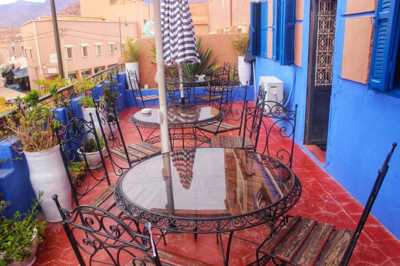 Auberge Et Hotel Les Amis תפראוט מראה חיצוני תמונה
