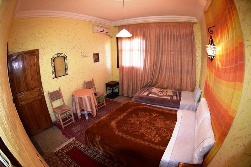 Auberge Et Hotel Les Amis תפראוט מראה חיצוני תמונה