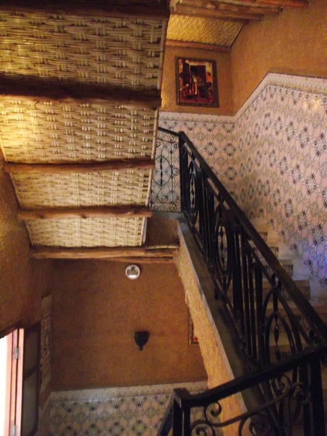 Auberge Et Hotel Les Amis תפראוט מראה חיצוני תמונה